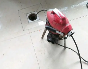 通下水道使用的工具